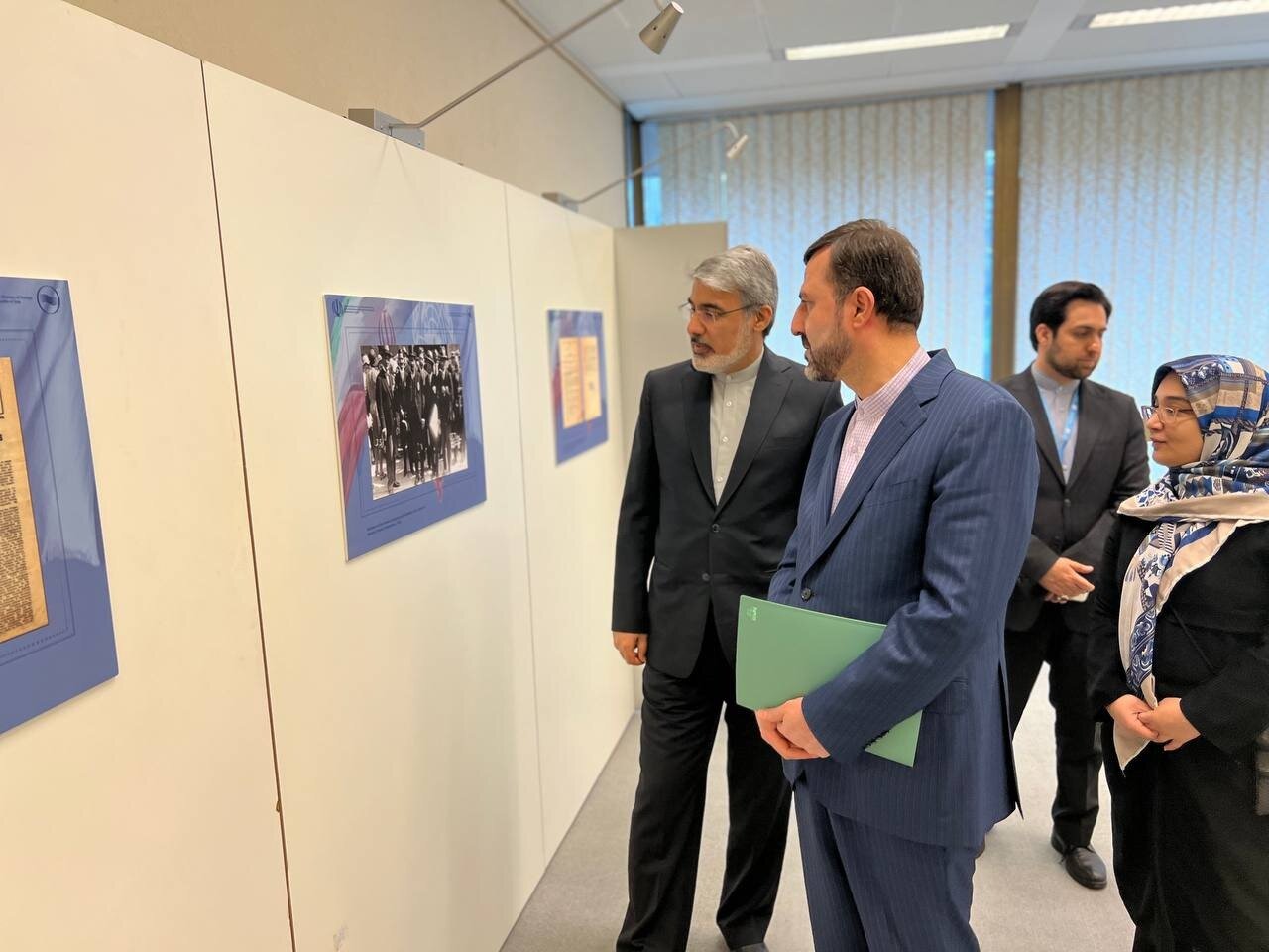 بازدید دبیر ستادحقوق بشر نمایشگاه ایران و یکصد سال چندجانبهگرایی