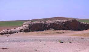 معرفی جاذبههای گردشگری قروه/اژدهای سنگ شده را باید دید