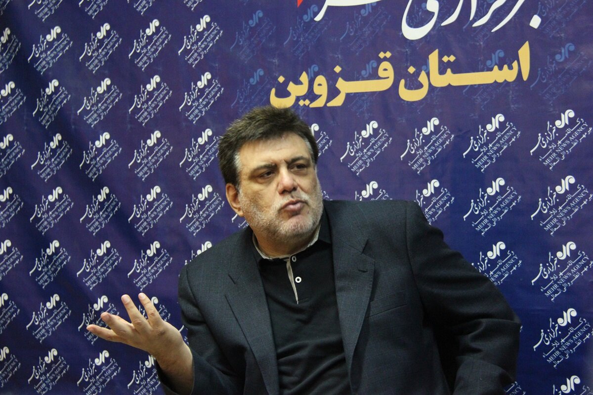 چالشهای مطالعه در عصر فضای مجازی؛ چرا کتابها کمتر دیده میشوند؟