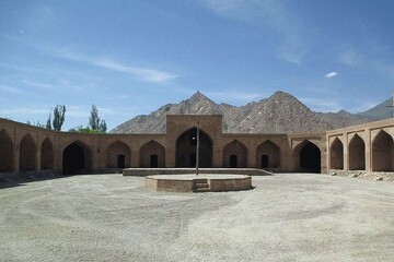 ۱۸۰۰ ابنیه تاریخی در نطنز میزبان گردشگران است