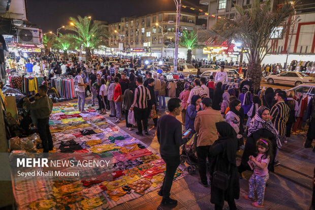 تب و تاب بازار شب عید گلستان در ماه مهمانی خدا