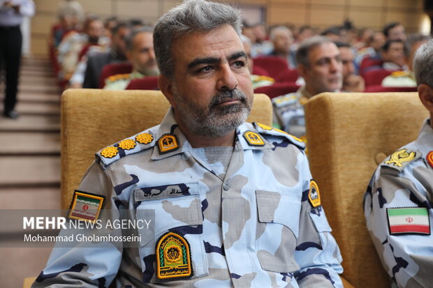 ۲ شناور حامل قاچاق در آبهای استان بوشهر توقیف شد