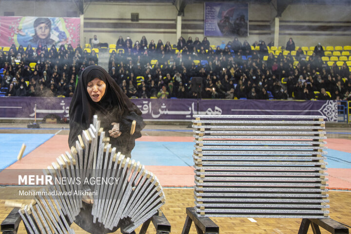 همایش ورزشی اقتدار کوثر بانوان ورزشکار بسیجی در محل ورزشگاه شهید شیرودی برگزار شد