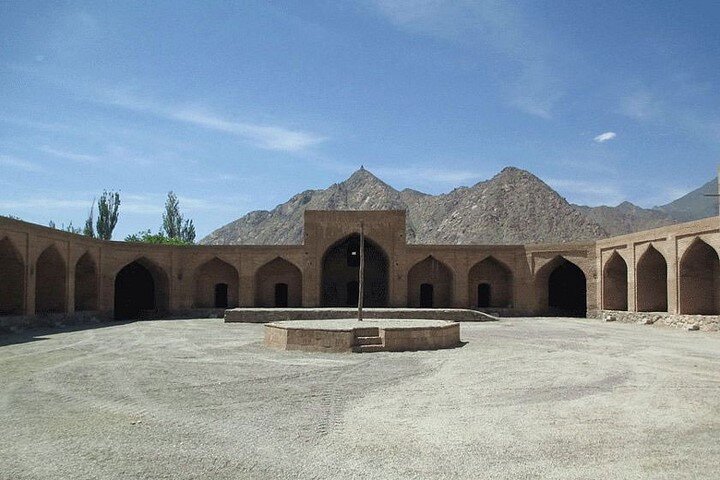 «نطنز» باغ‌شهری در میانه راه کاشان به اصفهان