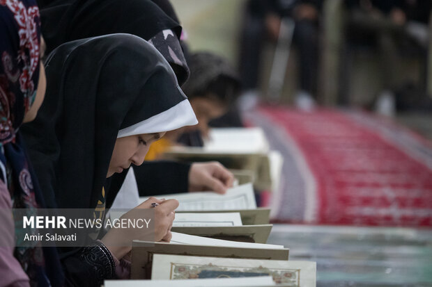 ماہ رمضان المبارک، سمنان میں تلاوت قرآن کی محفل
