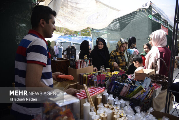 بازار گل و گیاه در آستانه عید نوروز اصفهان