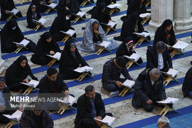 جمع خوانی قرآن در حسینیه اعظم زنجان