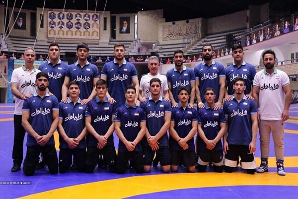 İran Gençler Güreş Milli Takımı, Antalya'da şampiyon oldu