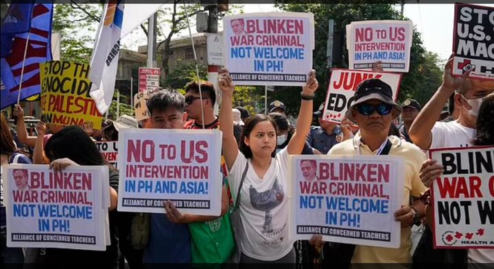فلپائن کے عوام کا امریکی وزیر خارجہ کا رسواکن استقبال/امریکی پرچم پھاڑ ڈالا