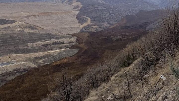 At least 13 Russian workers trapped in collapsed gold mine