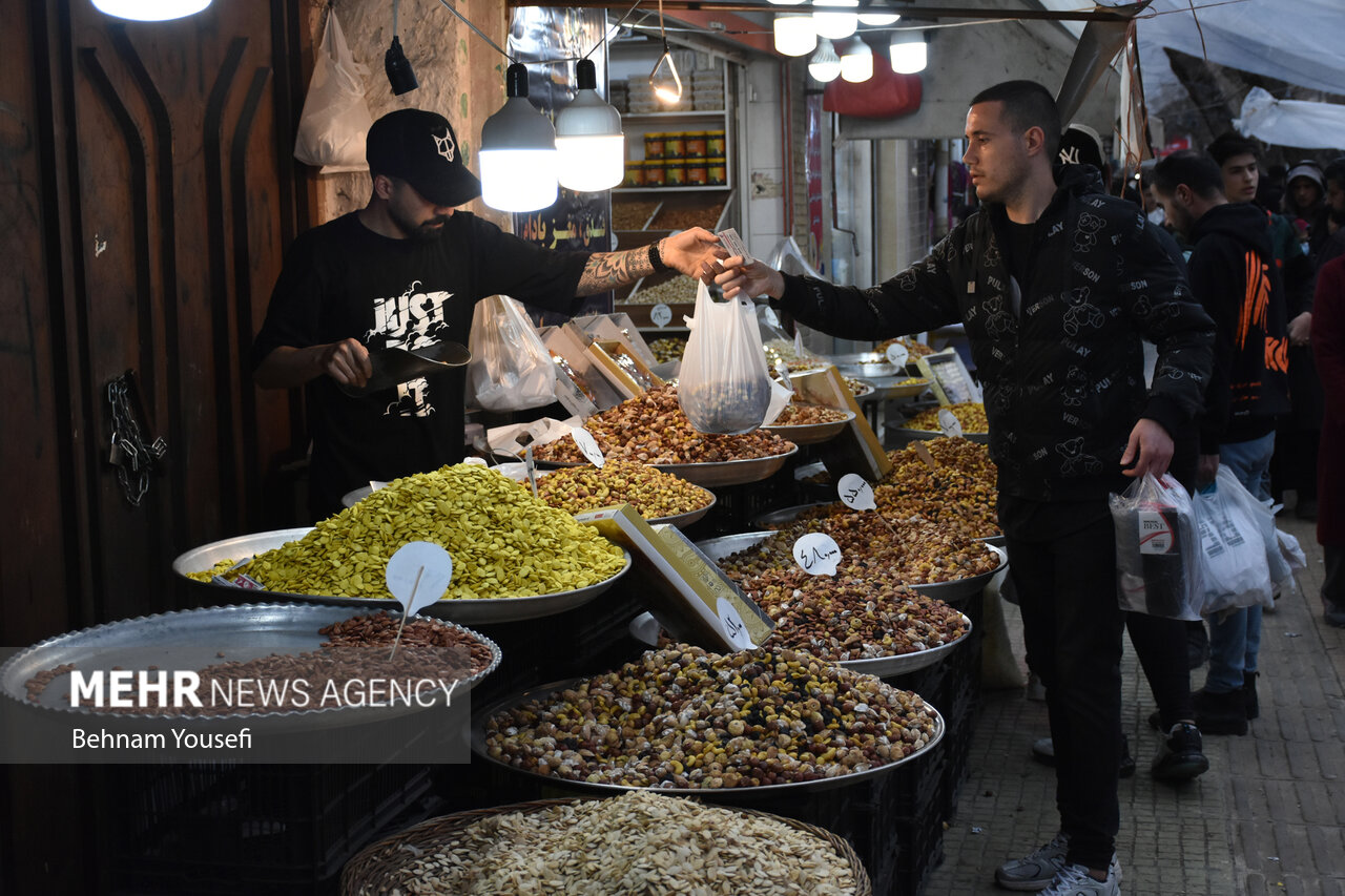 آجیل شب عید در سایه گرانی؛ مردم به دنبال حداقلها