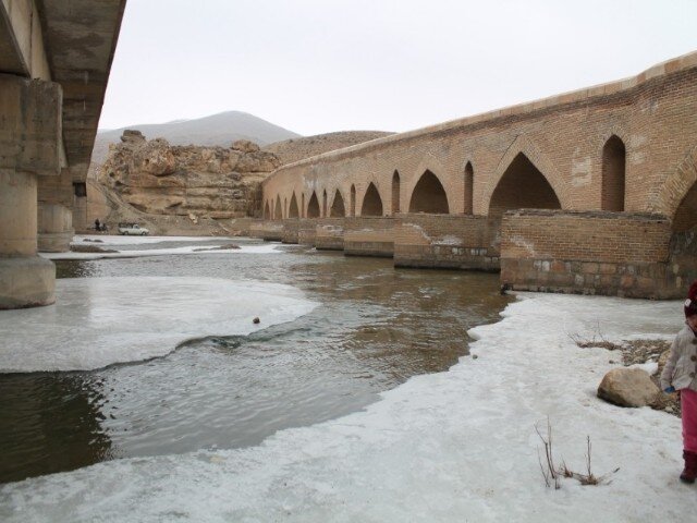 بیجار مهد فرهنگ و هنر/ نگین درخشان حمزه‌عرب پذیرای مسافران نوروزی