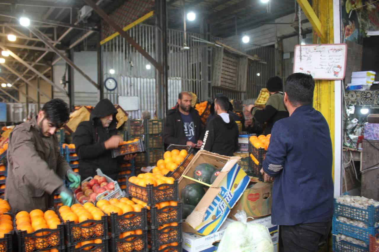 توزیع رایگان۲ تُن میوه شب عید برای نیازمندان و بیماران خاص در رشت