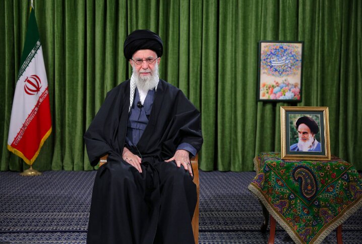 Leader urges surge in production in Nowruz message