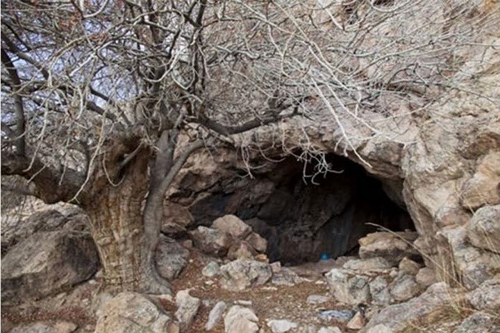 غار اژدها و کارگاههای عبابافی در شهری ۳ هزار ساله در دل کویر