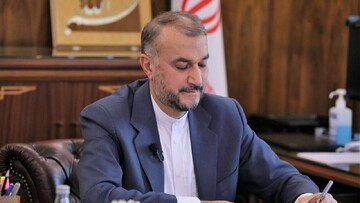 وزير الخارجية الإيراني يهنئ نظرائه في الدول المحتفلة بعيد النوروز