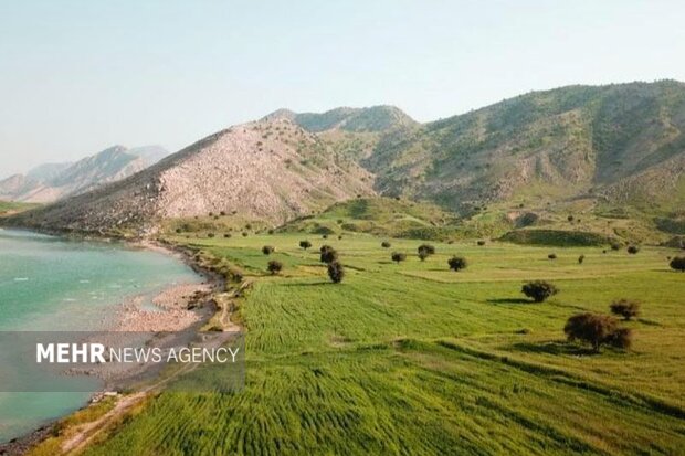 «دشت سوسن ایذه» از طبیعت جذاب تا وجود روستاهای معروف