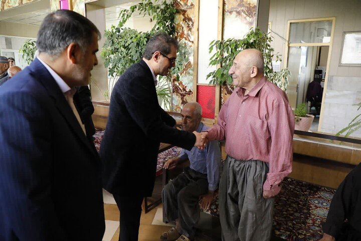 دیداری از جنس احترام در سرزمین فرهنگ و هنر