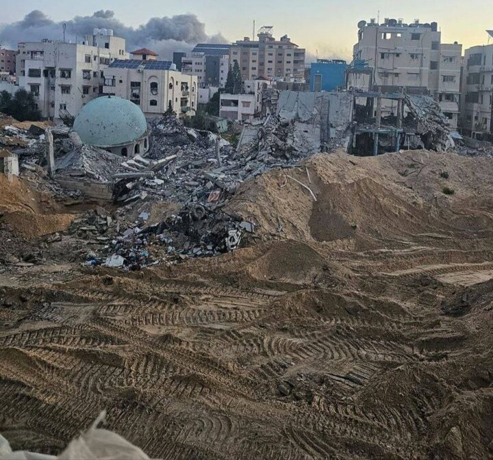 في اليوم الرابع للحصار.. "الجيش" الإسرائيلي يفجّر المبنى المخصص في "الشفاء"