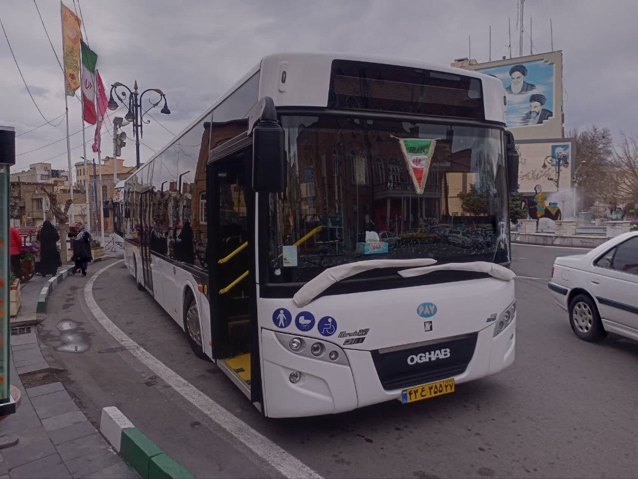 اختصاص ۳۰۰ دستگاه اتوبوس برای جابه جایی زائران کرجی حرم امام راحل