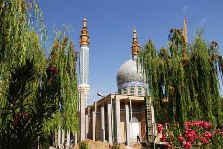 تلفیق زیبایی طبیعت و معماری در خوانسار/ دیار لالههای واژگون