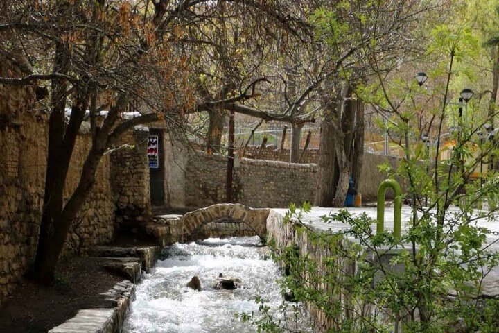 تلفیق زیبایی طبیعت و معماری در خوانسار/ دیار لالههای واژگون