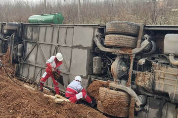 Bus overturn leaves 28 pilgrims injured