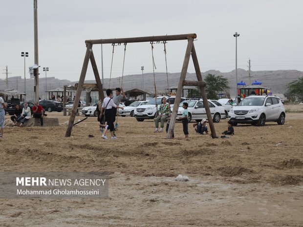 Nevruz misafirleri Cabrani köyünün sahiline akın etti