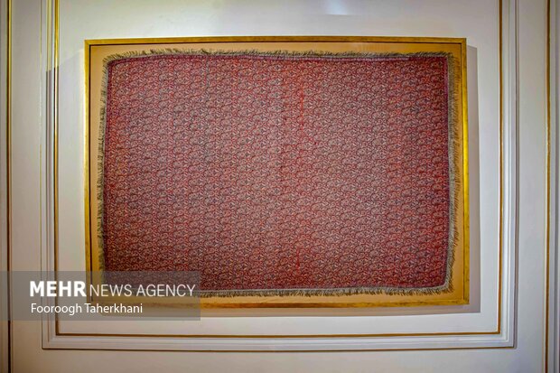 کاخ مرمر یکی از کاخهای تاریخی تهران که در سال ۱۳۱۳ به دستور رضاشاه پهلوی تأسیس شده است. این اثر بهعنوان یکی از آثار ملی ایران به ثبت رسیده است