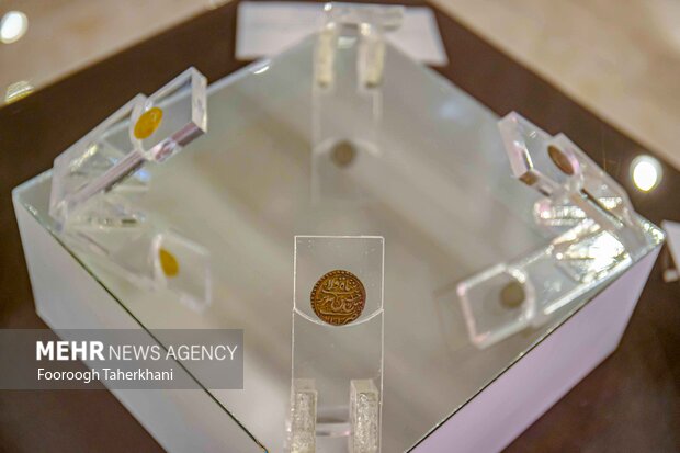 کاخ مرمر یکی از کاخهای تاریخی تهران که در سال ۱۳۱۳ به دستور رضاشاه پهلوی تأسیس شده است. این اثر بهعنوان یکی از آثار ملی ایران به ثبت رسیده است