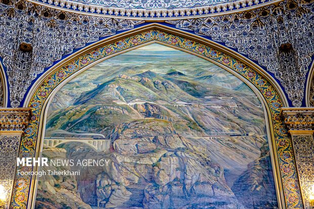 نمای داخل گنبد که با به گنبد مسجد شیخ لطفالله شباهت دارد