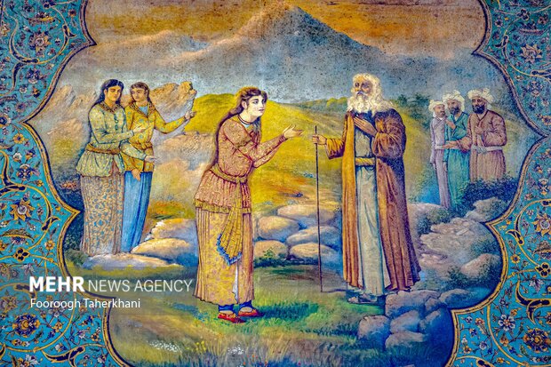 کاخ مرمر یکی از کاخهای تاریخی تهران که در سال ۱۳۱۳ به دستور رضاشاه پهلوی تأسیس شده است. این اثر بهعنوان یکی از آثار ملی ایران به ثبت رسیده است