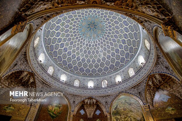 نمای داخل گنبدکاخ مرمر که با به گنبد مسجد شیخ لطفالله شباهت دارد