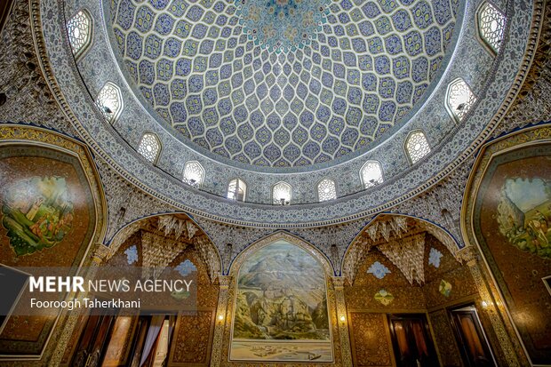 نمای داخل گنبدکاخ مرمر که با به گنبد مسجد شیخ لطفالله شباهت دارد