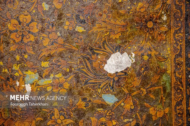 کاخ مرمر یکی از کاخهای تاریخی تهران که در سال ۱۳۱۳ به دستور رضاشاه پهلوی تأسیس شده است. این اثر بهعنوان یکی از آثار ملی ایران به ثبت رسیده است