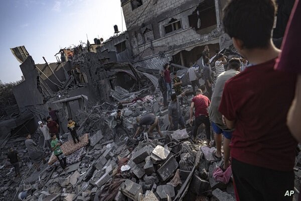 برجای ماندن ده‌ها شهید و زخمی در بمباران بامدادی نوار غزه