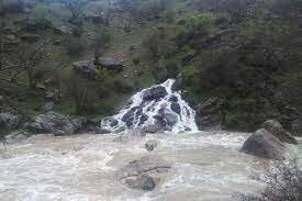 دنیای آبشارهای خودجوش فصلی کامیاران