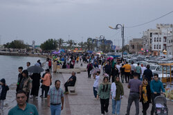 بوشهر میزبان انبوه مسافران نوروزی/ مراکز اقامتی و تفریحی توسعه یابد