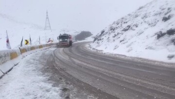 بارش برف بهاری در جاده کلیبر به اهر