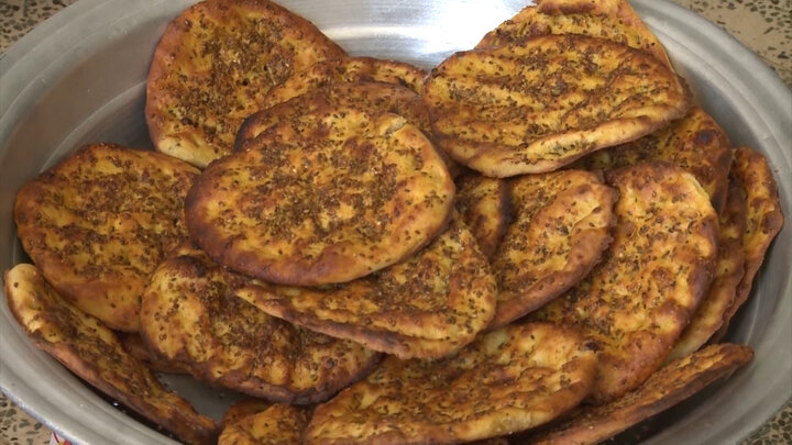 رسمهای ماه رمضان در بام ایران؛ از برش پیراهن مراد تا کاکولیپزان