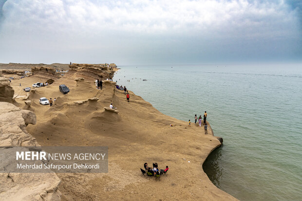 سواحل بنود پذیرای گردشگران نوروزی