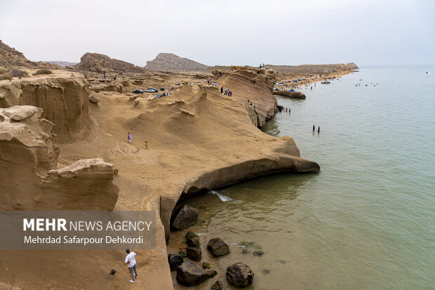 سواحل بنود پذیرای گردشگران نوروزی