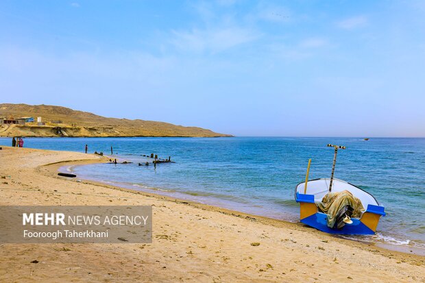 جزیره ناز یا جزایر ناز از زیباترین مکان های دیدنی قشم است