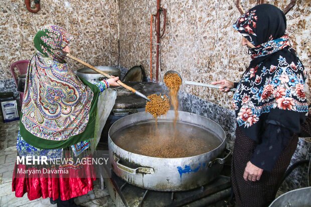 پخت آش به مناسبت میلاد امام حسن مجتبی (ع) در روستای علی آباد بجنورد