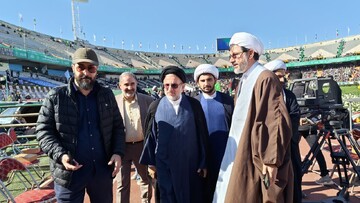 حضور مردم در محفل قرآنی امام حسنی‌ها،حکایت از وجود چتر معنویت در جامعه ایرانی دارد