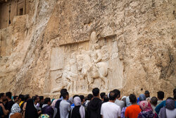 Yerli turistler İran'ın en eski yapısı olan Persepolis'i ziyaret etti