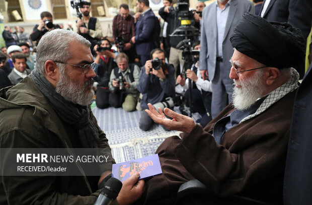 دیدار شاعران با رهبر معظم انقلاب اسلامی دیدار شاعران با رهبر معظم انقلاب اسلامی