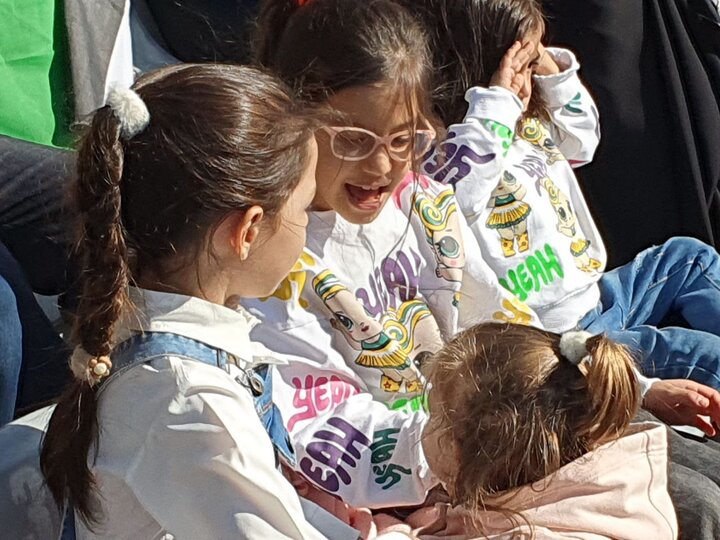 حضور نوجوانان، دههنودی تا پدربزرگها و مادربزرگها حضور نوجوانان، دههنودی تا پدربزرگها و مادربزرگها