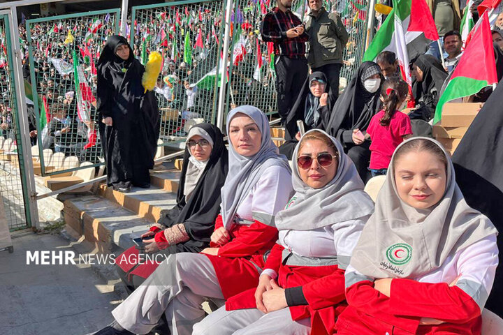 أكثر من 100 الف شخص.. تجمع قرآني حاشد في طهران تنديدا بالعدوان الصهيوني على غزة