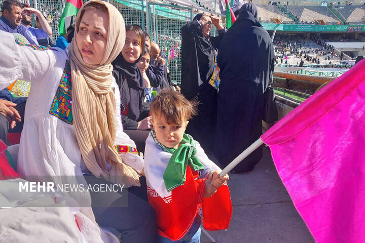 أكثر من 100 الف شخص.. تجمع قرآني حاشد في طهران تنديدا بالعدوان الصهيوني على غزة